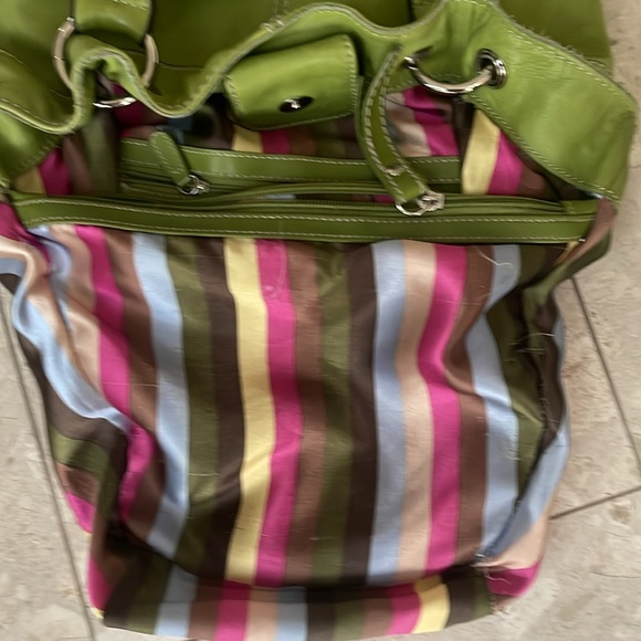 Apple green leather purse - Picture 5 of 9